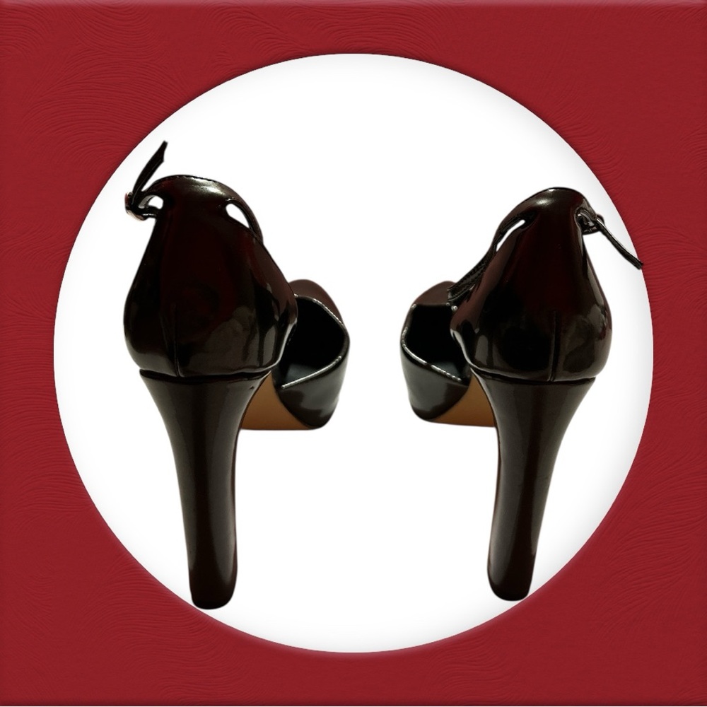 Charles By Charles David Glossy Black T-Strap Closed Toe Block Leather 5” Heels - Picture 4 of 6